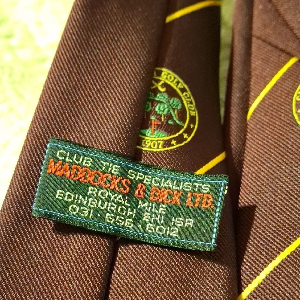Elegant Burgundy Tie with Gold Accents